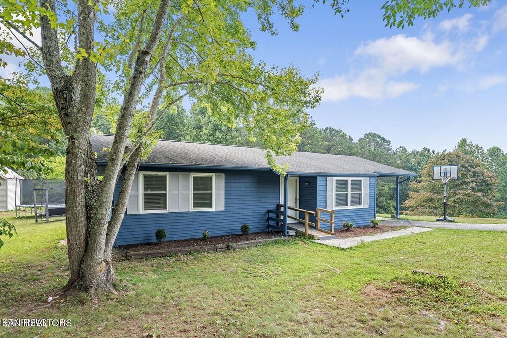 Photo of 486 Academy St, Maynardville, TN 37807 (MLS # 1255469)
