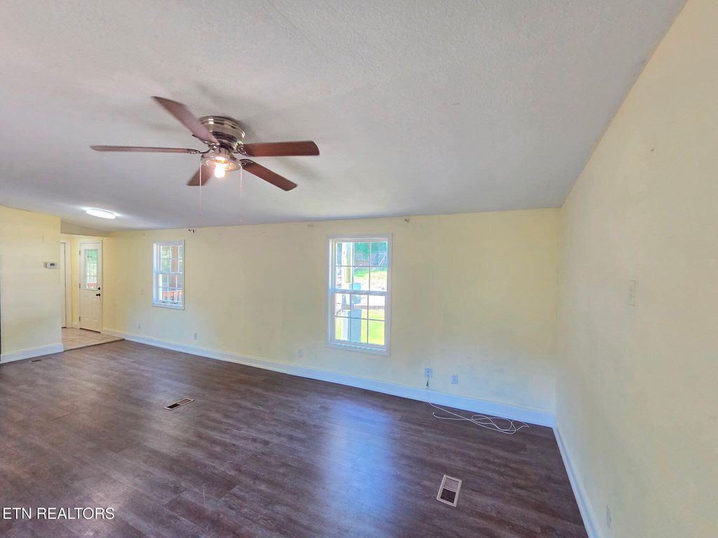Photo of 221 Elm Grove St, Loudon, TN 37774 (MLS # 1339826)