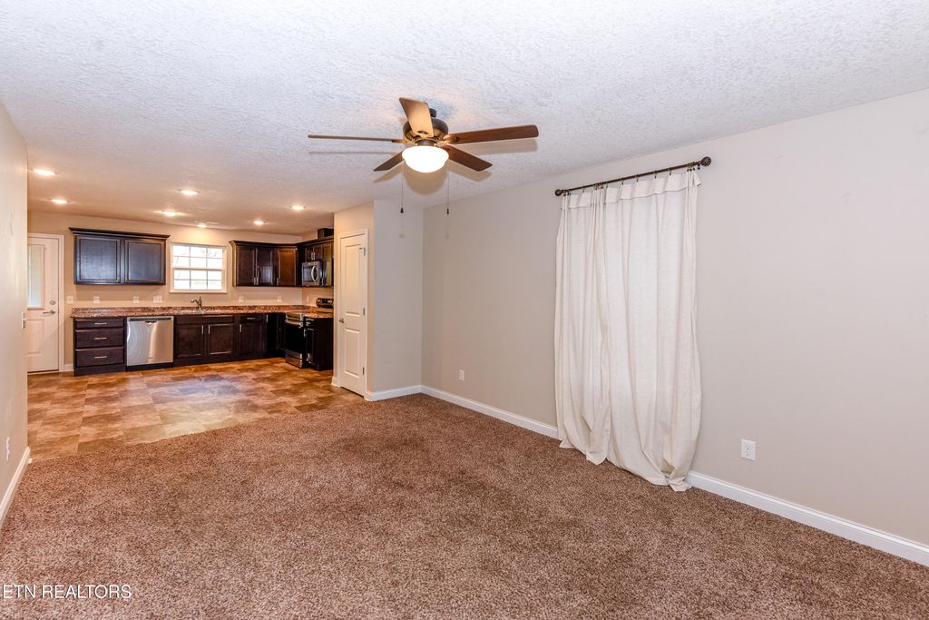 Photo of 2201 Ridgecrest Drive, Maryville, TN 37803 (MLS # 1321314)