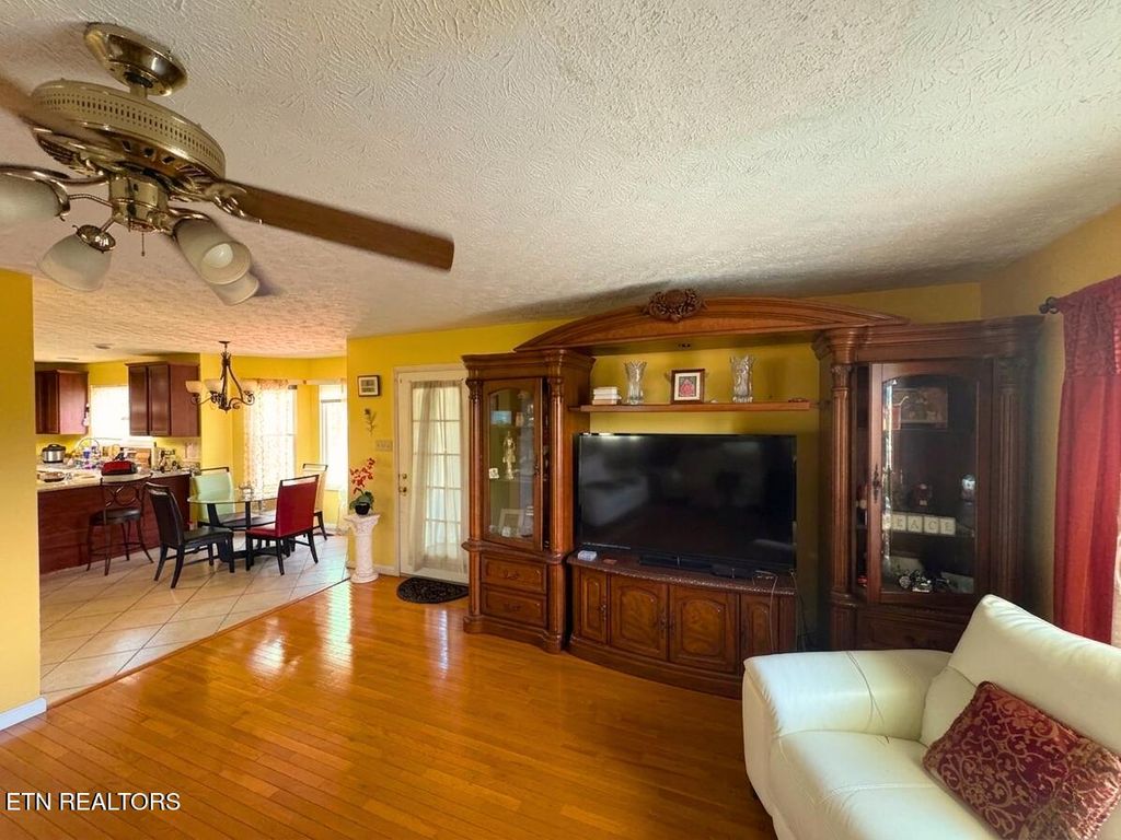 Photo of 952 Spinnaker Rd, Knoxville, TN 37934 (MLS # 1337455)