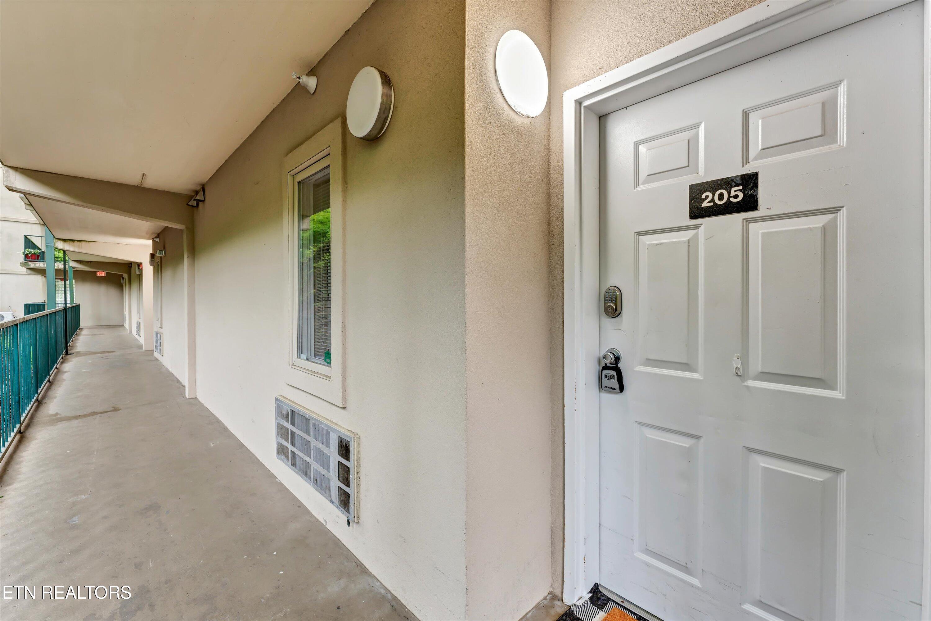 413 Baskins Creek Rd 205