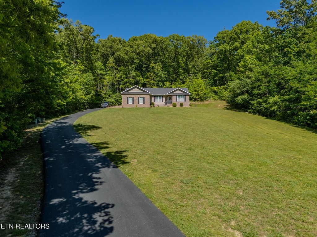 Photo of 379 Hilltop Drive, Crossville, TN 38555 (MLS # 1342353)