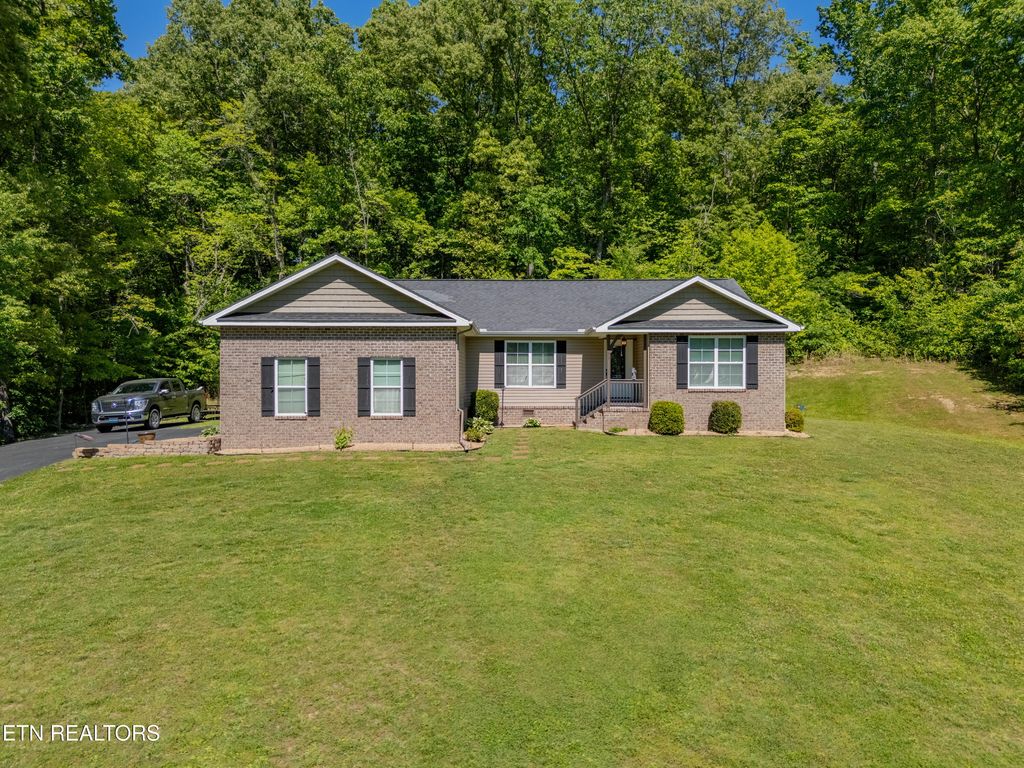 Photo of 379 Hilltop Drive, Crossville, TN 38555 (MLS # 1342353)