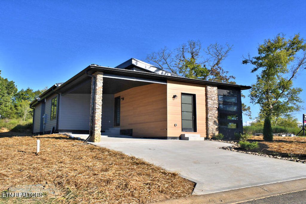 Photo of 2310 Rock Gardens Drive Drive, Sevierville, TN 37876 (MLS # 1315624)