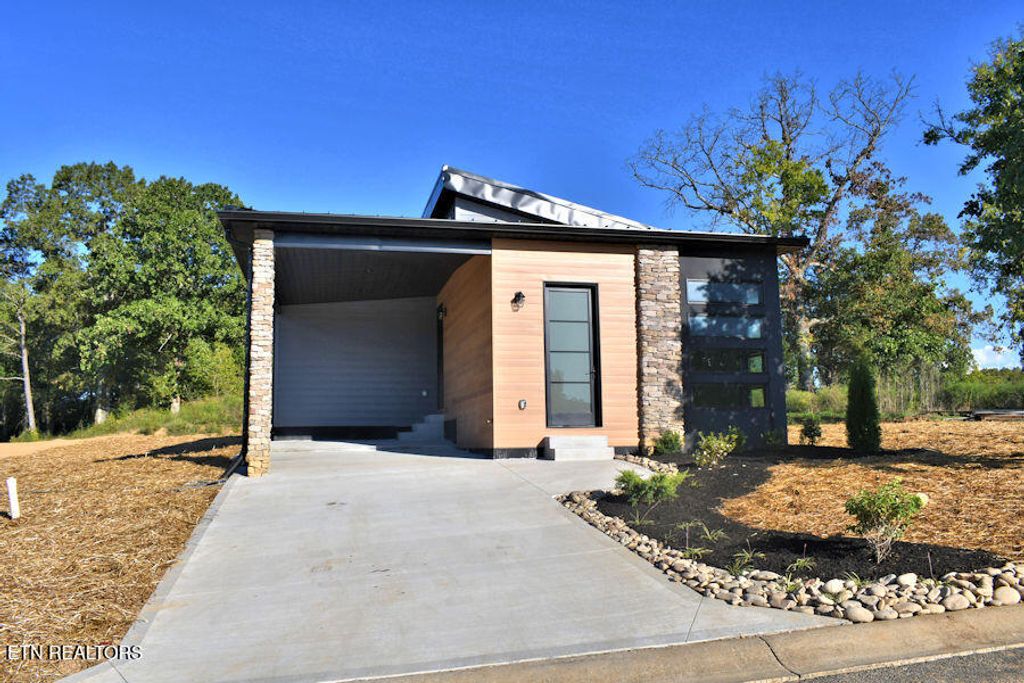 Photo of 2310 Rock Gardens Drive Drive, Sevierville, TN 37876 (MLS # 1315624)