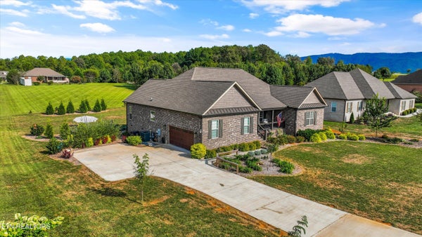 613 MAJESTIC MOUNTAINS BLVD, WALLAND, TN 37886 - Image 245b5440ba45643bb42e70d8a0ad14ce/2318262635