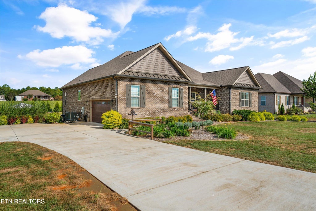 Photo of 613 Majestic Mtns Blvd, Walland, TN 37886 (MLS # 1356611)