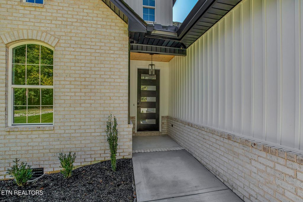 Photo of 108 Oostagala Drive, Loudon, TN 37774 (MLS # 1316006)