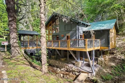 Photo of 2645 Black Walnut Flats Rd, Sevierville, TN 37862 (MLS # 1356005)