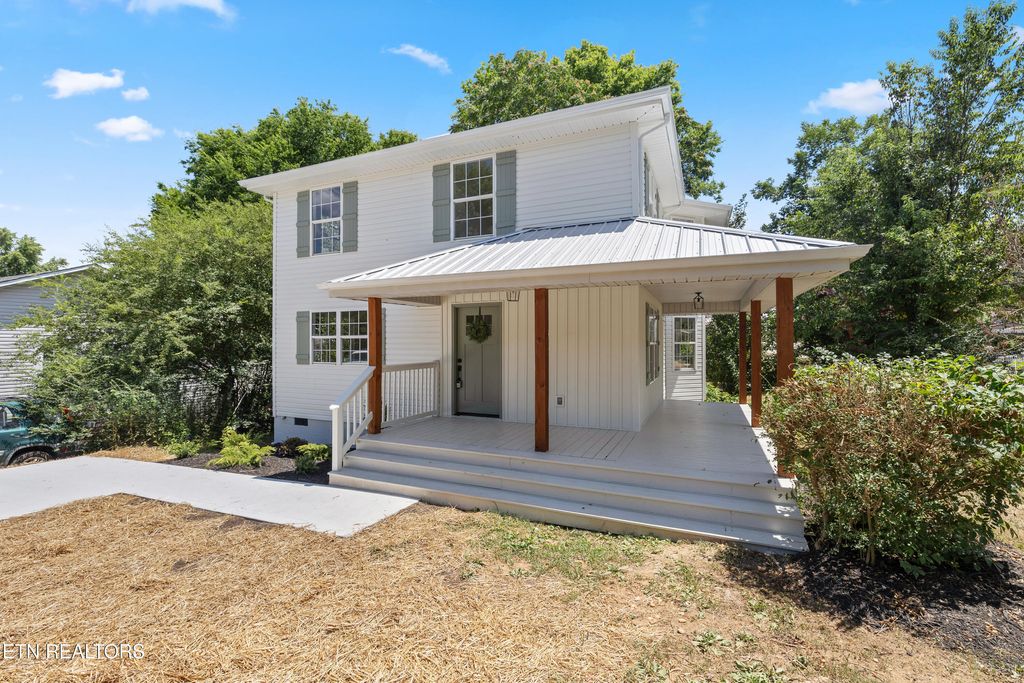 Photo of 157 W Watt St, Alcoa, TN 37701 (MLS # 1310090)