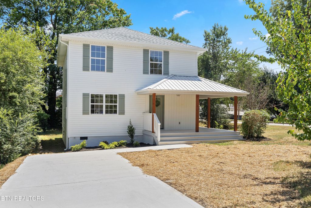 Photo of 157 W Watt St, Alcoa, TN 37701 (MLS # 1310090)