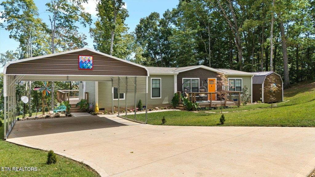 Photo of 209 Lakeshore Vista Drive, Kingston, TN 37763 (MLS # 1290272)