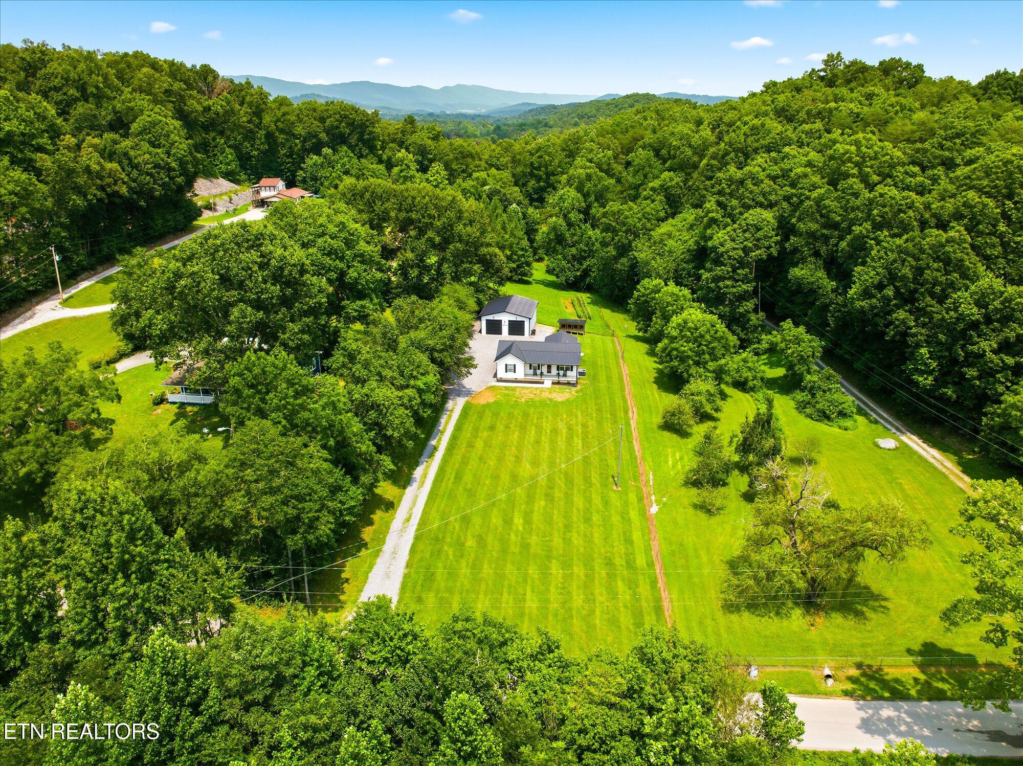 271 Stoutown Rd