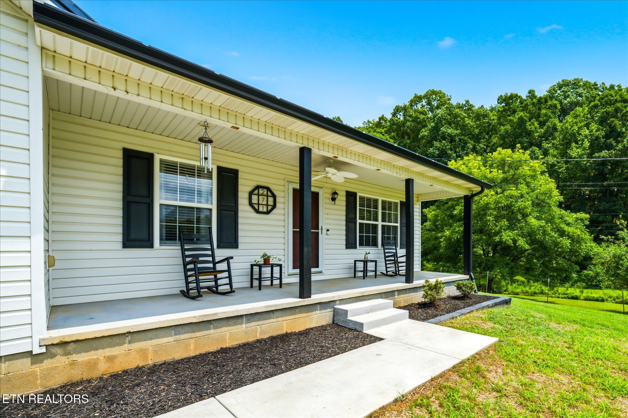 271 Stoutown Rd