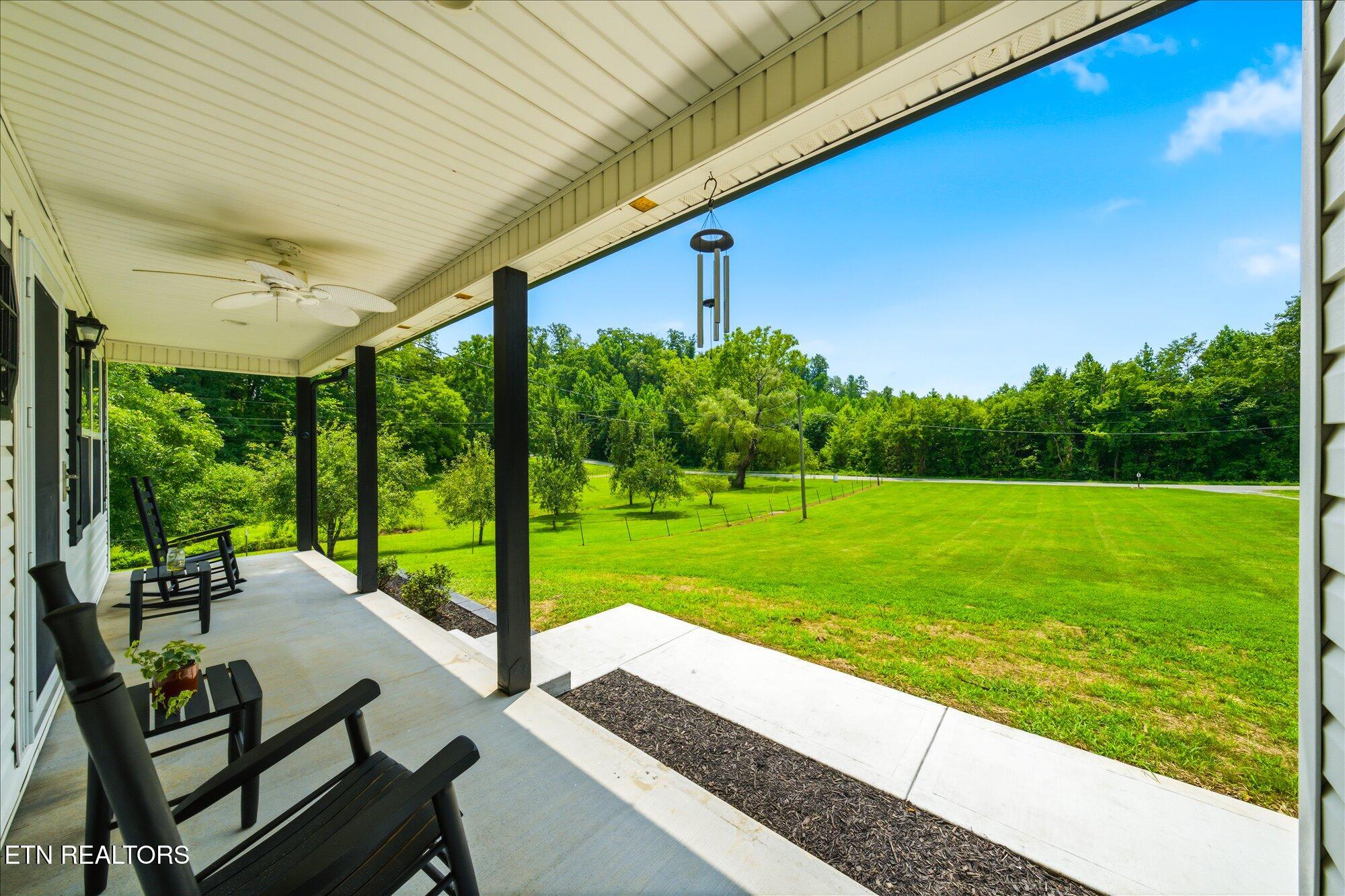 271 Stoutown Rd