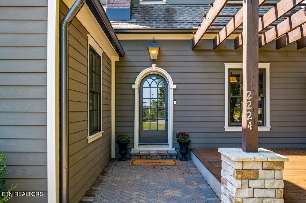 2224 Hillsboro Heights