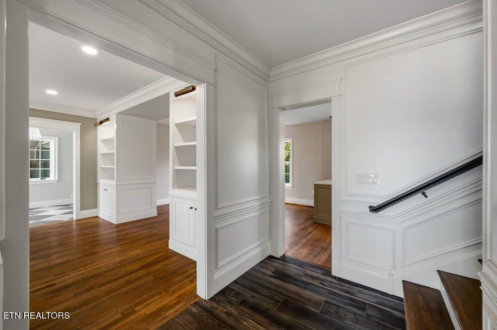 2224 Hillsboro Heights