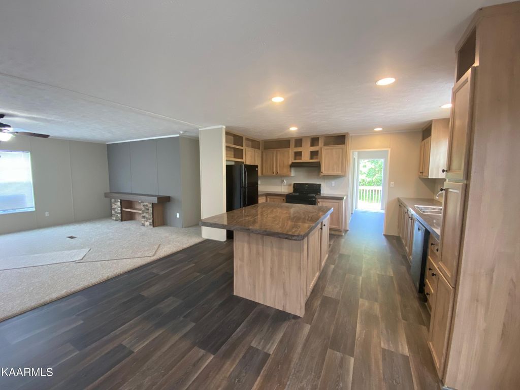 Photo of 806 Jim Pressnell Rd, Tazewell, TN 37879 (MLS # 1227403)