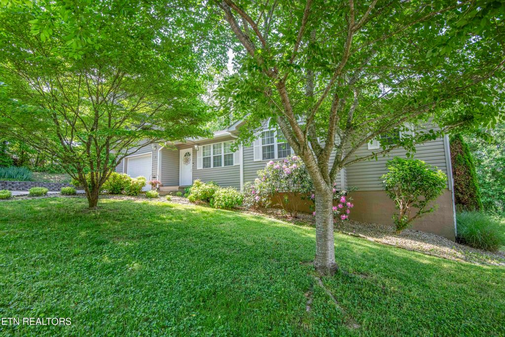 Photo of 701 Hill St, Kingston, TN 37763 (MLS # 1299566)