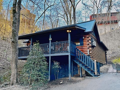 831 Bear Run Way Sevierville TN 37862