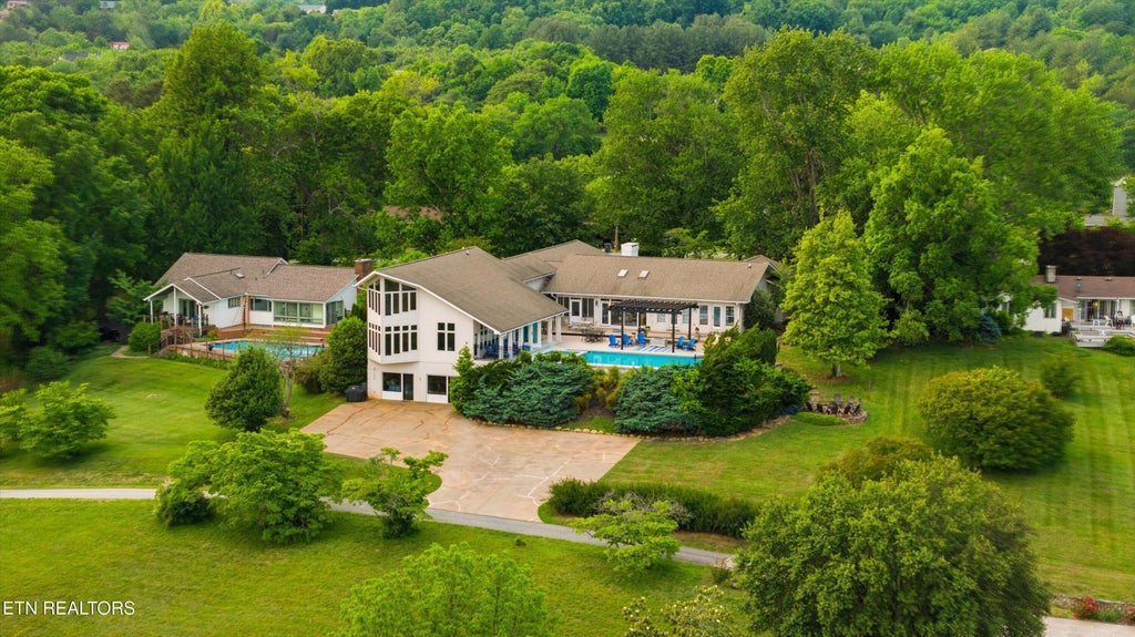 Photo of 1266 Lakeview Drive, Dandridge, TN 37725 (MLS # 1355612)