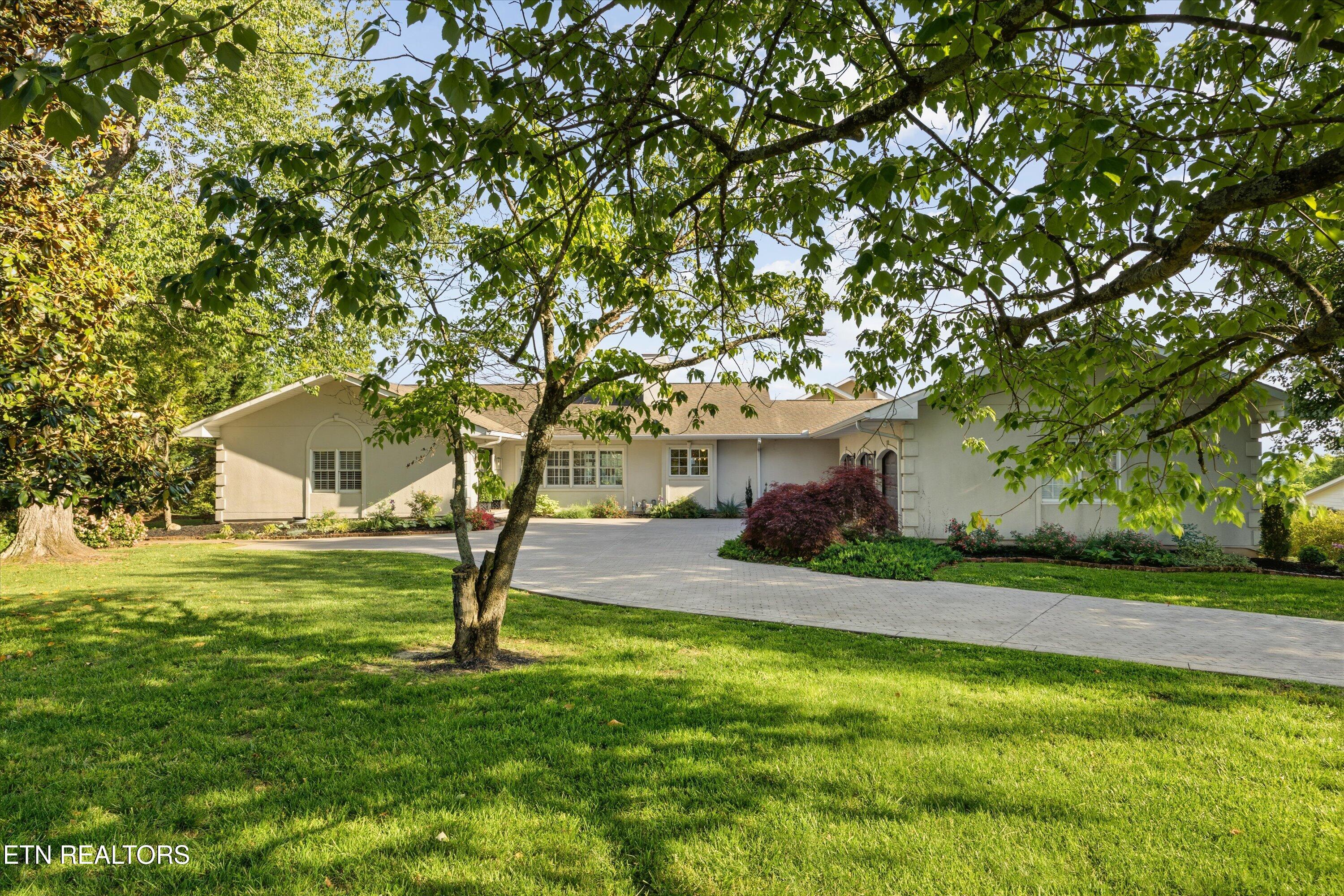 1266 Lakeview Drive