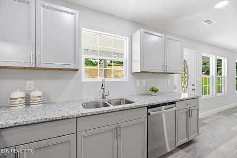 Tiny photo for 134 Houston Ave, Oak Ridge, TN 37830 (MLS # 1347895)