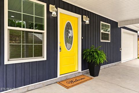 Photo of 134 Houston Ave, Oak Ridge, TN 37830 (MLS # 1347895)