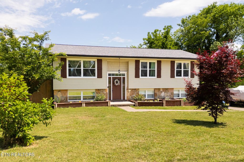 Photo of 7732 Cranley Rd, Powell, TN 37849 (MLS # 1340890)