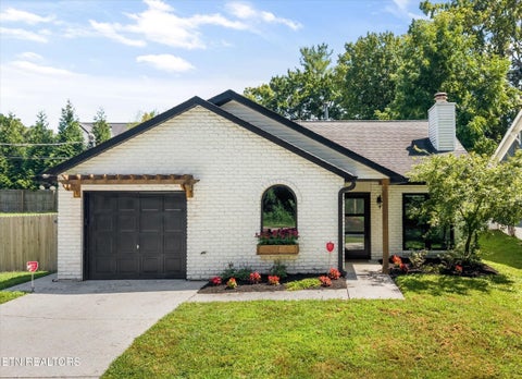 Photo of 6510 Westland Drive, Knoxville, TN 37919 (MLS # 1353539)