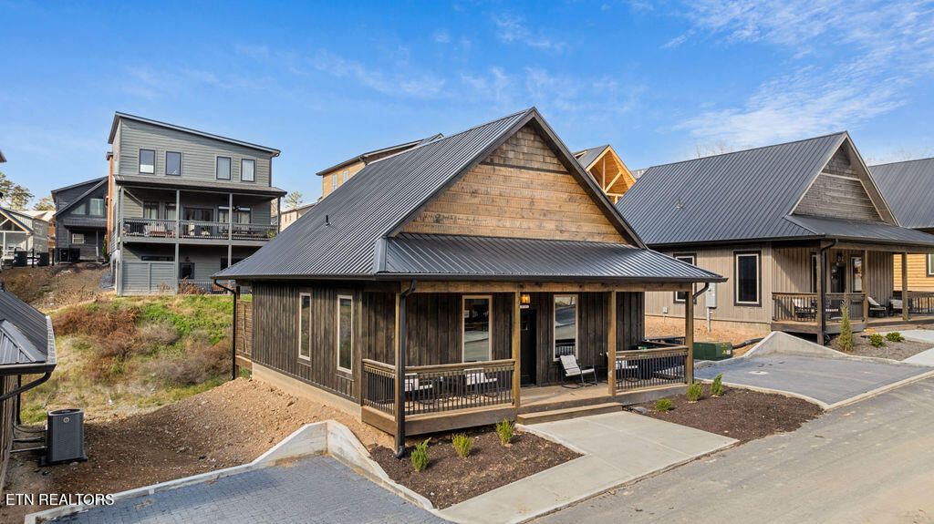 Photo of 571 Warbonnet Way, Pigeon Forge, TN 37863 (MLS # 1322774)