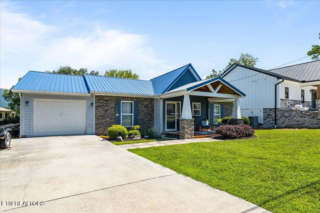 Photo of 239 Cliffside Drive, LaFollette, TN 37766 (MLS # 1313610)