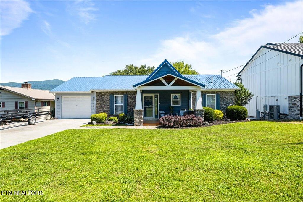 Photo of 239 Cliffside Drive, LaFollette, TN 37766 (MLS # 1313610)