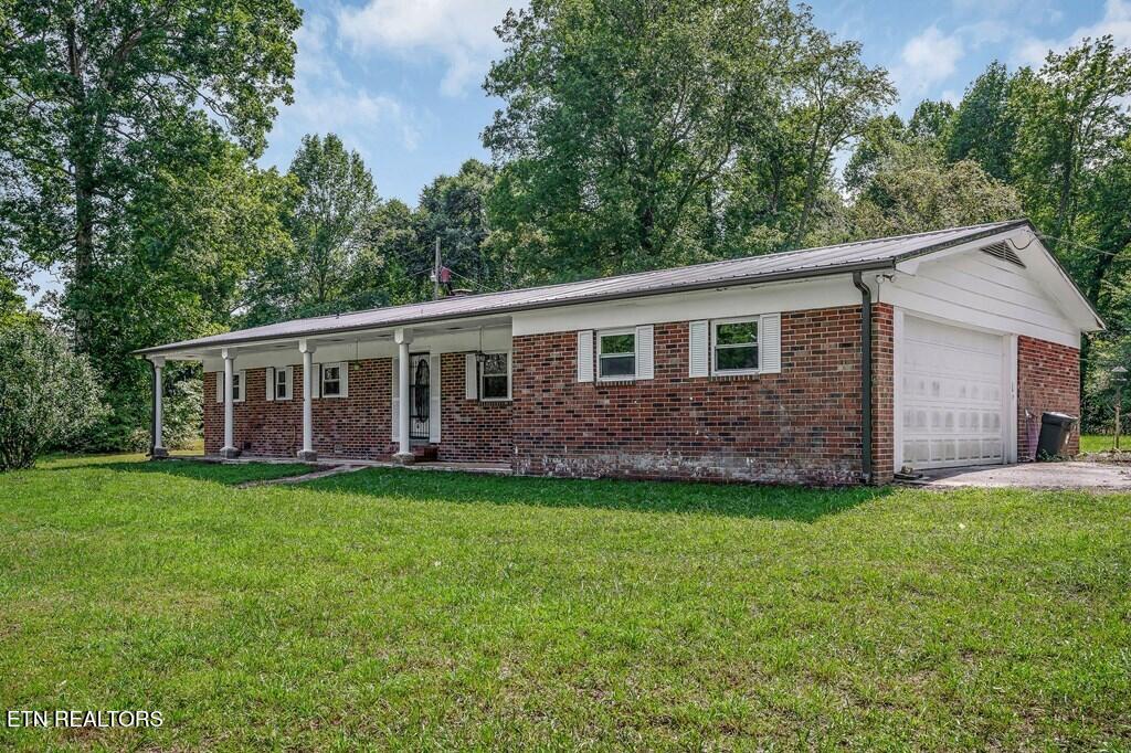 852 EASTLAND ROAD Rd