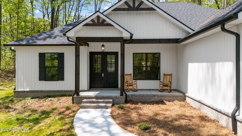 Photo of 290 Woodhaven Drive, Vonore, TN 37885 (MLS # 1287063)