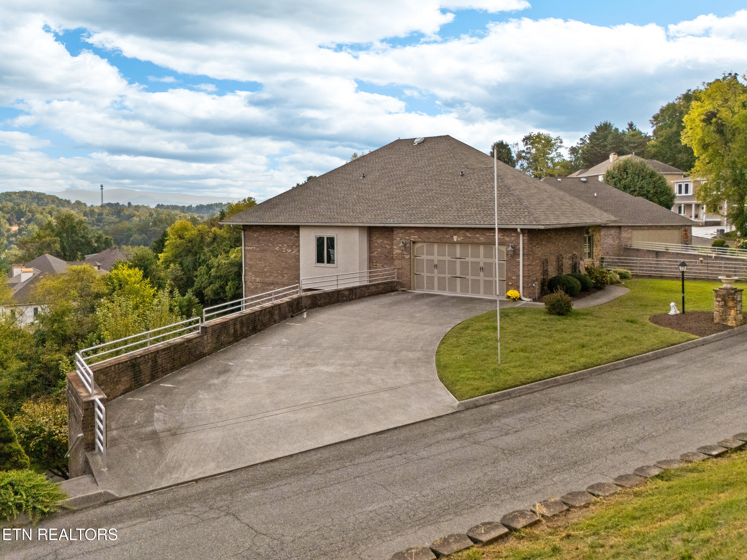 206 Timberlodge Lane