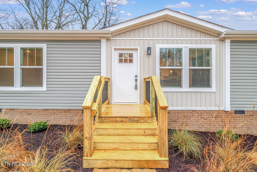 Photo of 503 Pine St, Blaine, TN 37709 (MLS # 1322718)