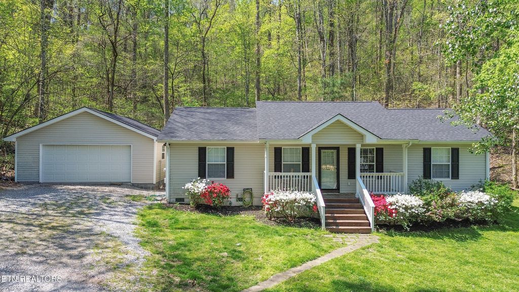 Photo of 626 Laurel Lake Circle, Madisonville, TN 37354 (MLS # 1336087)