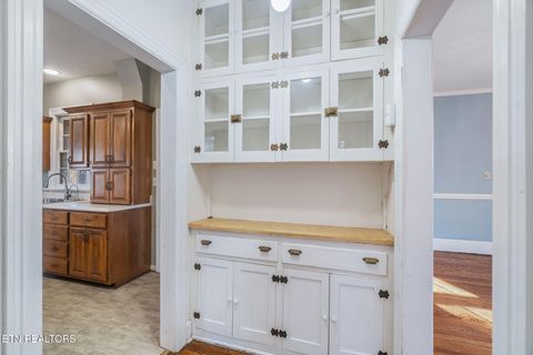 Tiny photo for 3823 Kingston Pike, Knoxville, TN 37919 (MLS # 1327785)