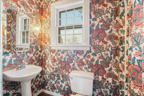 Tiny photo for 3823 Kingston Pike, Knoxville, TN 37919 (MLS # 1327785)