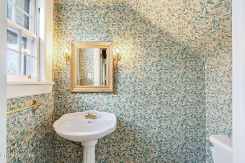 Tiny photo for 3823 Kingston Pike, Knoxville, TN 37919 (MLS # 1327785)