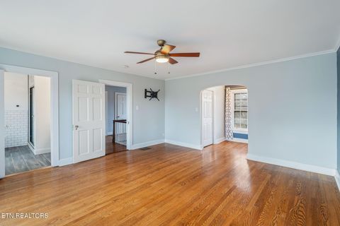 Tiny photo for 3823 Kingston Pike, Knoxville, TN 37919 (MLS # 1327785)