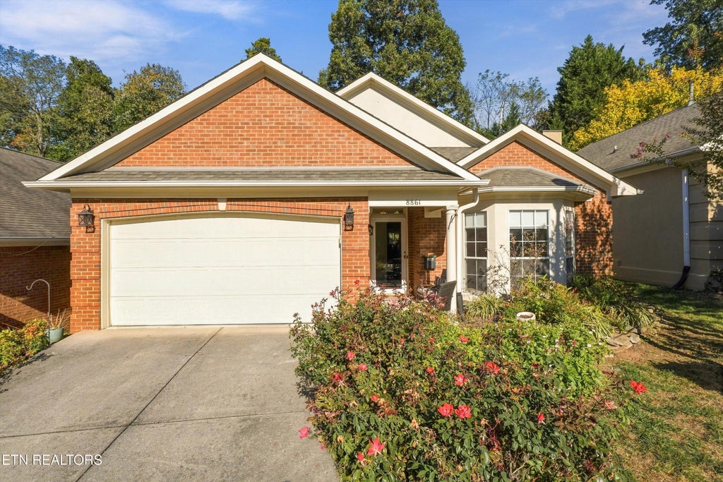 Photo of 8861 Lennox View Way, Knoxville, TN 37923 (MLS # 1360148)