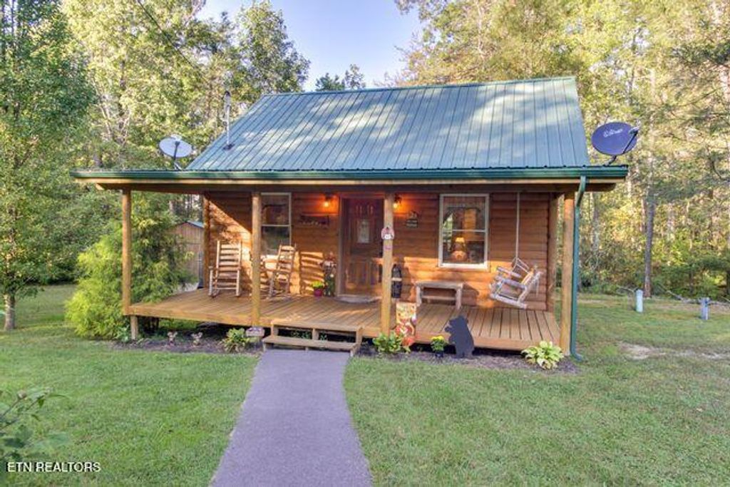 Photo of 4777 Hooper Hwy, Cosby, TN 37722 (MLS # 1324334)