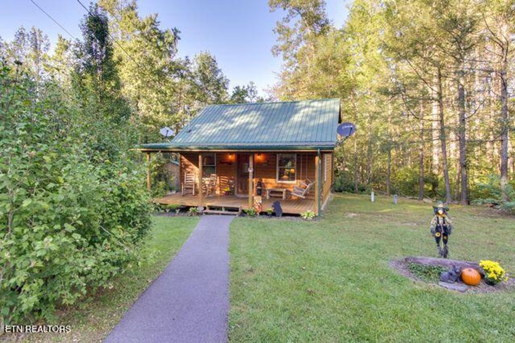 Photo of 4777 Hooper Hwy, Cosby, TN 37722 (MLS # 1324334)