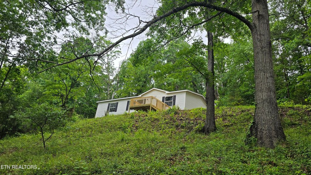 Photo of 1678 Raven Hill Rd, Tazewell, TN 37879 (MLS # 1302503)