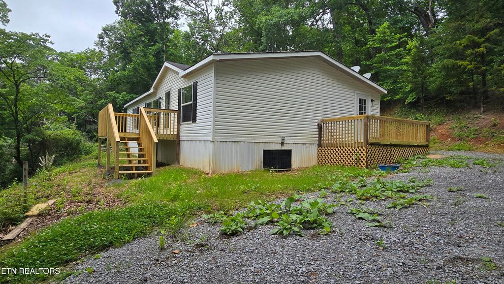 Photo of 1678 Raven Hill Rd, Tazewell, TN 37879 (MLS # 1302503)