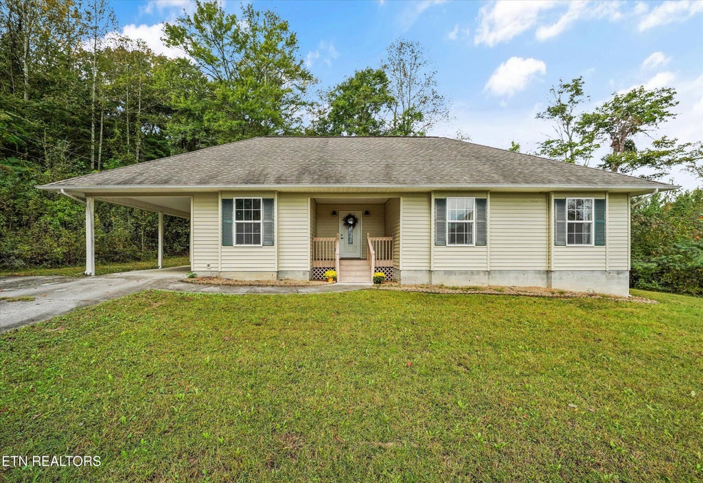Photo of 222 Disney Lane, Caryville, TN 37714 (MLS # 1358804)