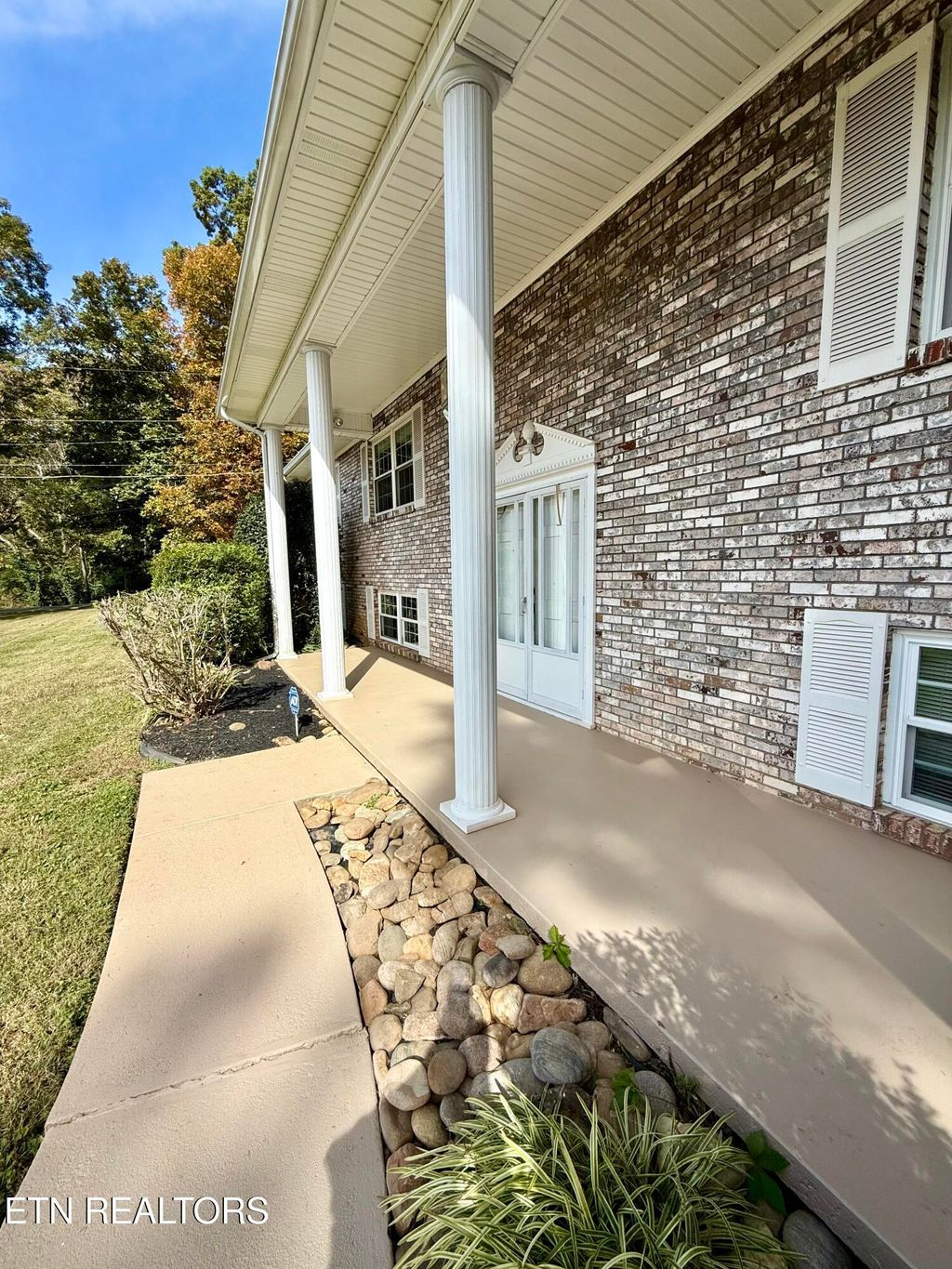 Photo of 2112 Spring Hill Rd, Knoxville, TN 37914 (MLS # 1319841)