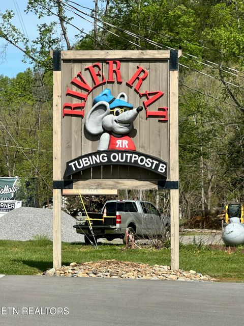 Tiny photo for 94 Highway 73, Townsend, TN 37882 (MLS # 1335861)